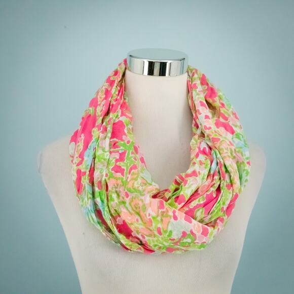 Lilly Pulitzer Southern Charm Riley Pink Floral Print Infinity Loop Rayon Scarf - Picture 1 of 5
